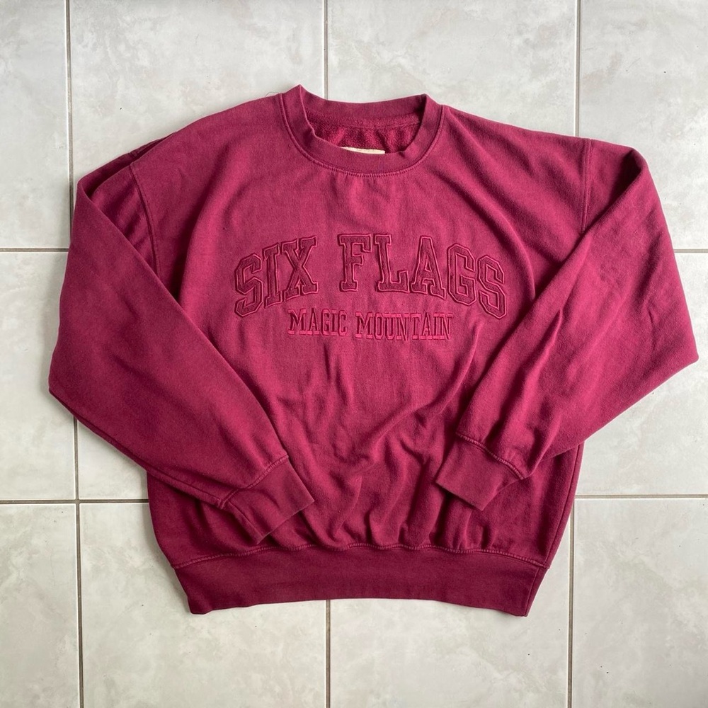 Six Flags Magic Mountain Embroidered Burgundy Crewneck Size Large